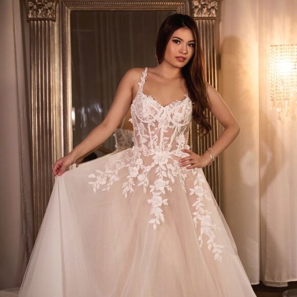 NEW FORMAL SLEEVELESS WEDDING DRESS EMBROIDERED W/ FLORAL LACE APPLIQUE CDS477W - Picture 2 of 9